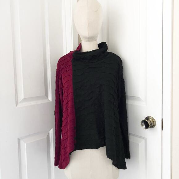 Lisa Bayne Top Shirt Medium Asymmetrical Color Clock Crinkle Button Red Black - Picture 1 of 8